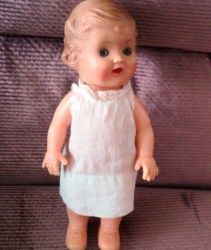 10'' VICEROY CDA 1953 MOLDED HAIR SQUEAKER GIRL DOLL, CHEMISE